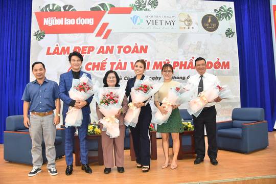 Các chuyên gia chia sẻ về tình trạng mỹ phẩm dỏm tràn lan hiện nay Các chuyên gia chia sẻ về tình trạng mỹ phẩm dỏm tràn lan hiện nay