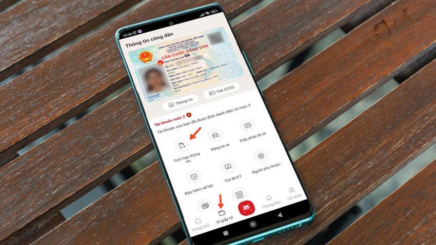 Cách thêm giấy phép lái xe và thẻ bảo hiểm y tế vào ứng dụng VNeID ngay tại nhà