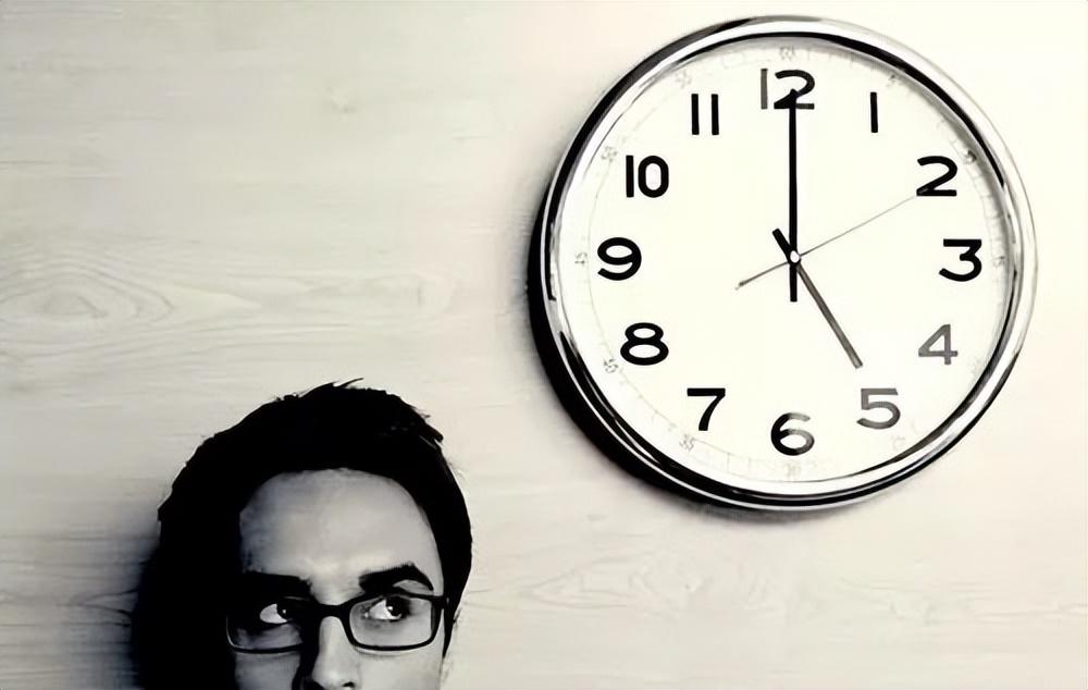 Tâm lý học: Người thường xuyên đi muộn thường tự tin thái quá, còn người đến quá sớm lại theo đuổi sự cầu toàn - Ảnh 3. Tâm lý học: Người thường xuyên đi muộn thường tự tin thái quá, còn người đến quá sớm lại theo đuổi sự cầu toàn - Ảnh 3.