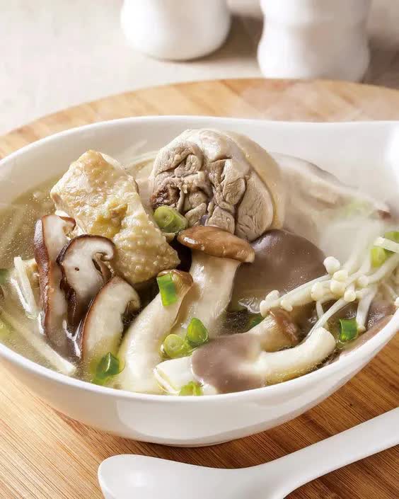 2. Ăn canh quá nhiều