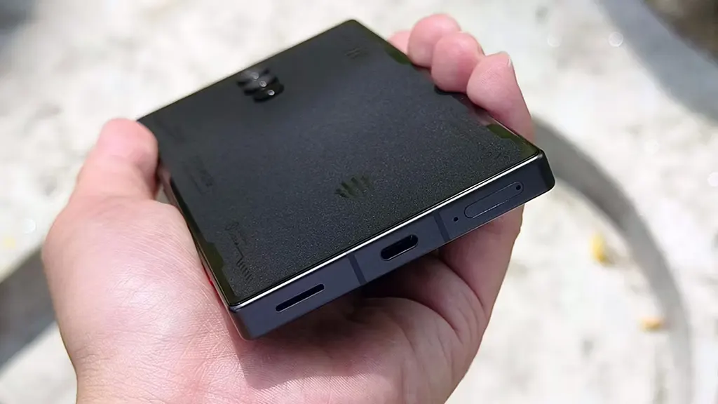 Làm sạch micro điện thoại