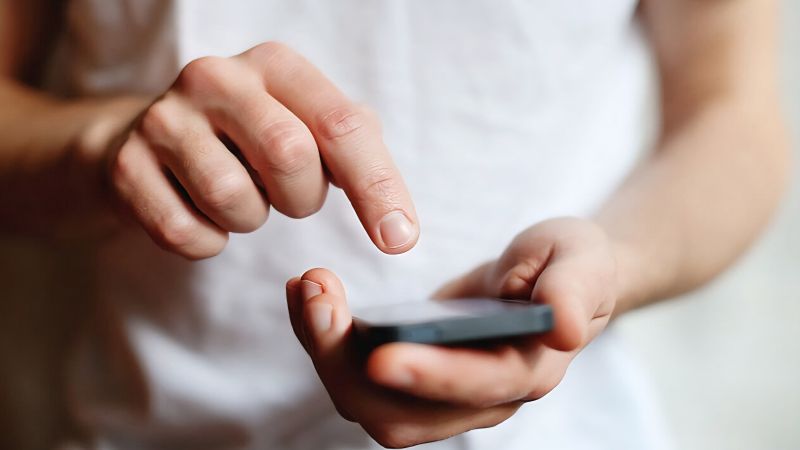 Thường xuyên nhận 3 thông báo sau, điện thoại của bạn có thể đã bị theo dõi trong thời gian dài - Ảnh minh họa 2