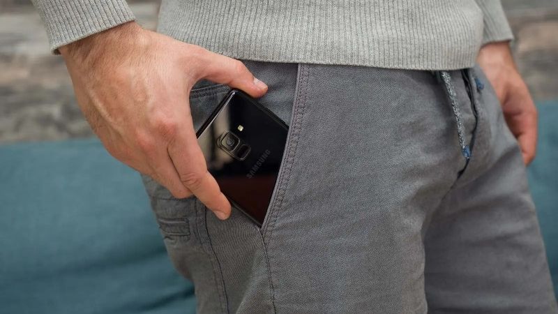 Nếu bạn để điện thoại vào túi, hãy nhớ tắt tính năng này