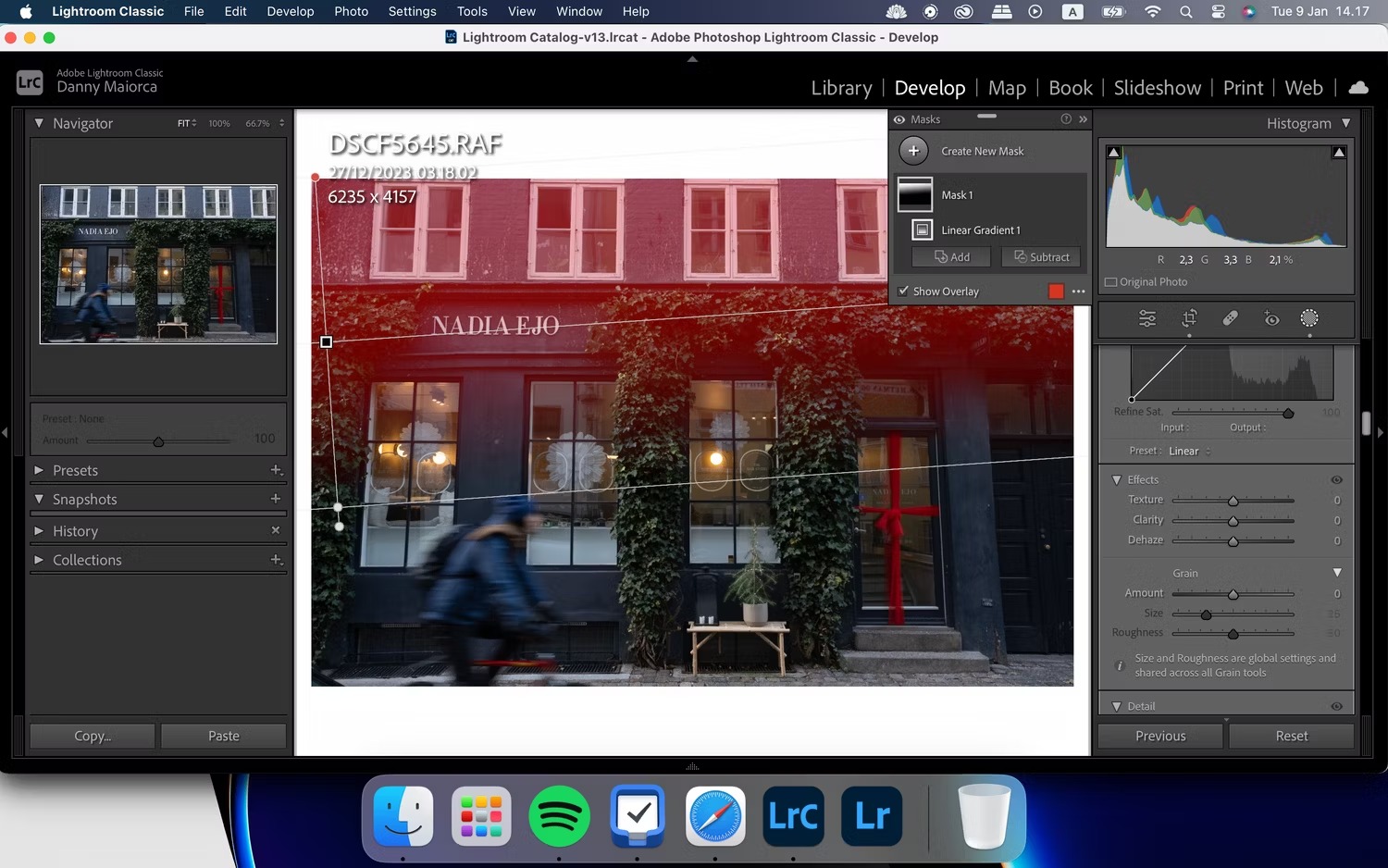 Sử dụng Linear Gradient để làm mờ một số phần nhất định của nền - 2