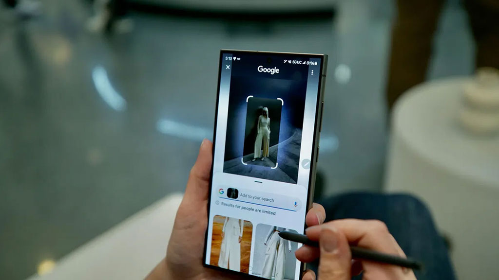 Với dòng Galaxy S24, Samsung đang đặt cược lớn lần đầu tiên vào Generative AI, loại AI hỗ trợ ChatGPT và đã khiến thế giới công nghệ trở nên cuồng nhiệt kể từ khi chatbot nổi tiếng xuất hiện vào cuối năm 2022.