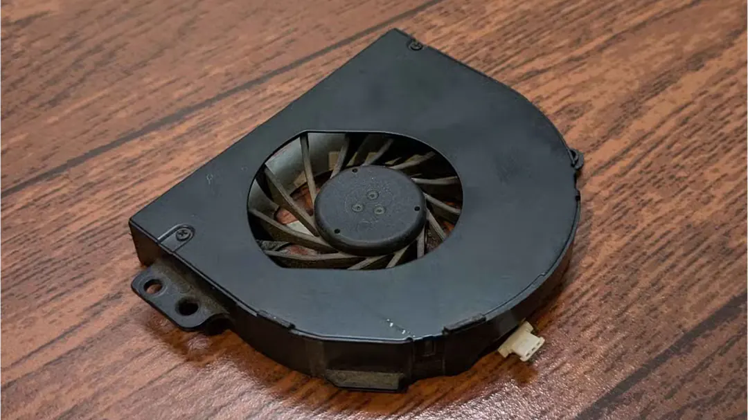 6 vấn đề tiềm ẩn với phần cứng/phần mềm khiến laptop bị nóng - 1