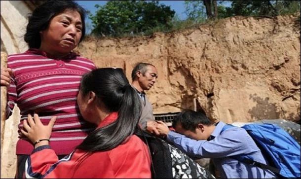 ''Con nhà nghèo'' thường có 3 điểm nhìn qua đã thấy, cha mẹ hãy sửa từ bây giờ kẻo tương lai con kém cỏi - 2