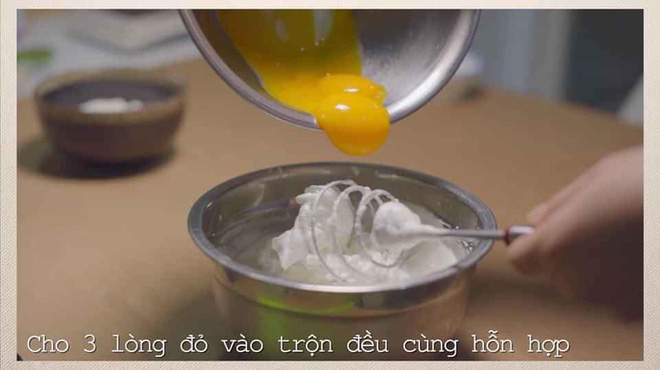 Cách làm cốt bánh gato bằng nồi cơm điện bỗng sốt xình xịch trở lại: chị em thi nhau tranh thủ ở nhà để làm thử - Ảnh 7. Cách làm cốt bánh gato bằng nồi cơm điện bỗng sốt xình xịch trở lại: chị em thi nhau tranh thủ ở nhà để làm thử - Ảnh 7.