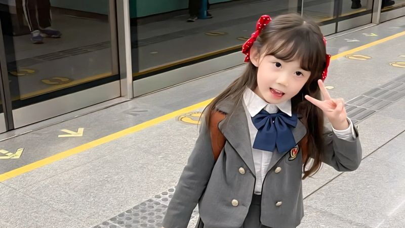 4 việc cha mẹ EQ thấp thường làm trong ngày khai giảng của con