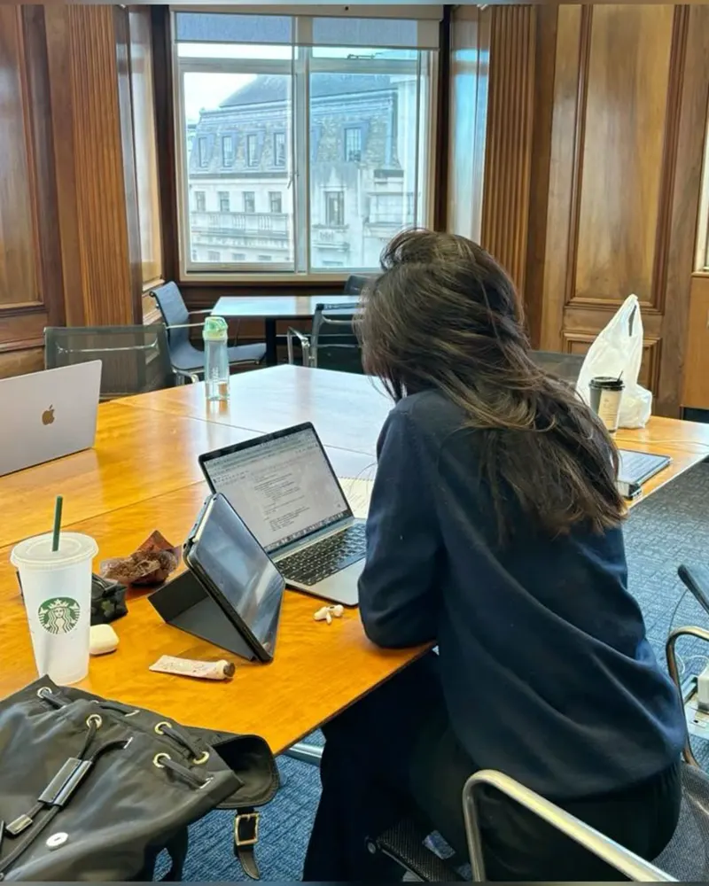 5 dáng ngồi phản ánh một người có EQ thấp - Ảnh minh họa 2