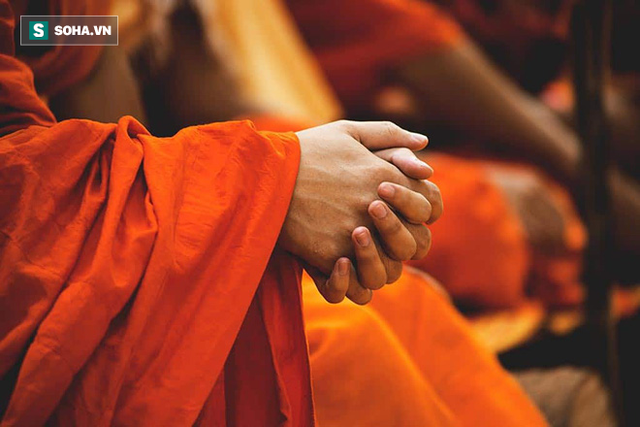 Người đàn ông lên chùa, tìm gặp sư trụ trì để xin lời khuyên Người đàn ông lên chùa, tìm gặp sư trụ trì để xin lời khuyên