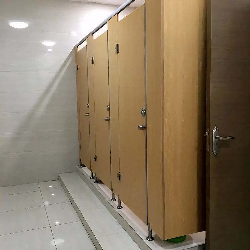 Tại sao cánh cửa nhà vệ sinh công cộng luôn có khe hở - Ảnh minh họa 3