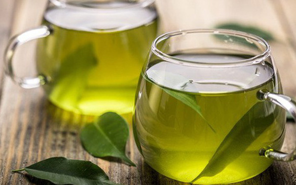 Cố tình pha trà bằng nước ấm, hòa thượng già chỉ cho chàng trai 1 đạo lý, giúp rũ bỏ hết muộn phiền, bất mãn với cuộc sống Cố tình pha trà bằng nước ấm, hòa thượng già chỉ cho chàng trai 1 đạo lý, giúp rũ bỏ hết muộn phiền, bất mãn với cuộc sống