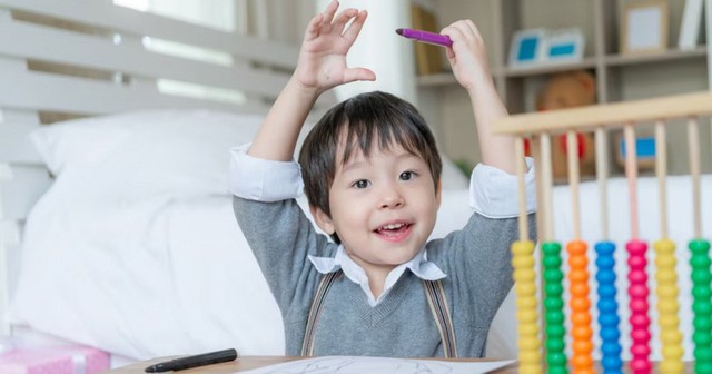 Cha mẹ nên dạy con tính tự giác ngay từ khi còn nhỏ.