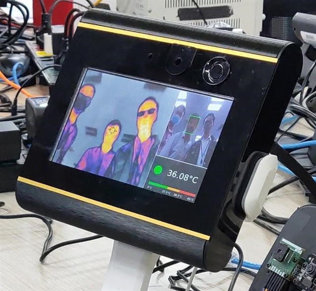 Vingroup sản xuất máy thở và máy đo thân nhiệt 'made in Vietnam', sẽ tặng cho Bộ Y tế 5.000 máy thở Không Xâm nhập để kịp thời phục vụ chống dịch Covid-19 Vingroup sản xuất máy thở và máy đo thân nhiệt 'made in Vietnam', sẽ tặng cho Bộ Y tế 5.000 máy thở Không Xâm nhập để kịp thời phục vụ chống dịch Covid-19