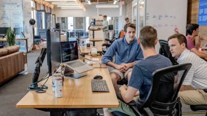 4 dấu hiệu nhận biết một nhân sự EQ cao, lãnh đạo "có tầm" nhìn qua đã biết người tiềm năng