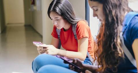 Tại sao cấm trẻ dùng điện thoại không có ích gì? Đây là cách hiệu quả hơn