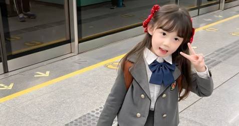 4 việc cha mẹ EQ thấp thường làm trong ngày khai giảng của con