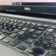 Bí quyết vệ sinh bàn phím laptop vừa sạch vừa an toàn