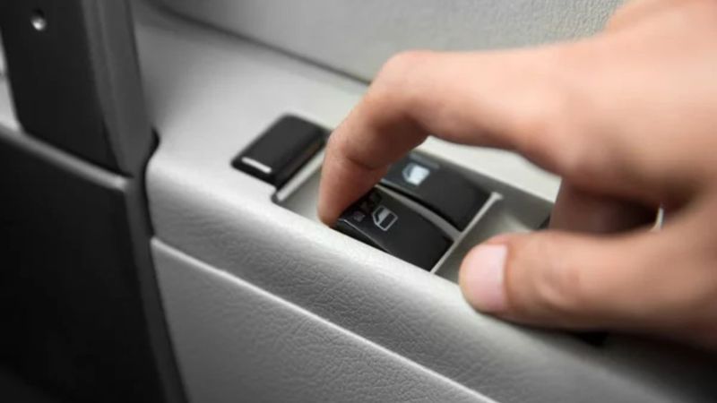 Mẹo cực đơn giản để khắc phục cửa sổ chỉnh điện ô tô không nâng hạ kính tự động