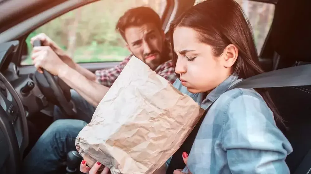 Vì sao nhiều người đi ô tô truyền thống không say mà đi ô tô điện lại say