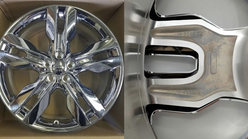 Vành ốp trên mẫu Ford Edge 2011, loại vành này không dùng chất làm đầy, thay vào đó để hở (các dải màu đen ở ảnh bên phải)